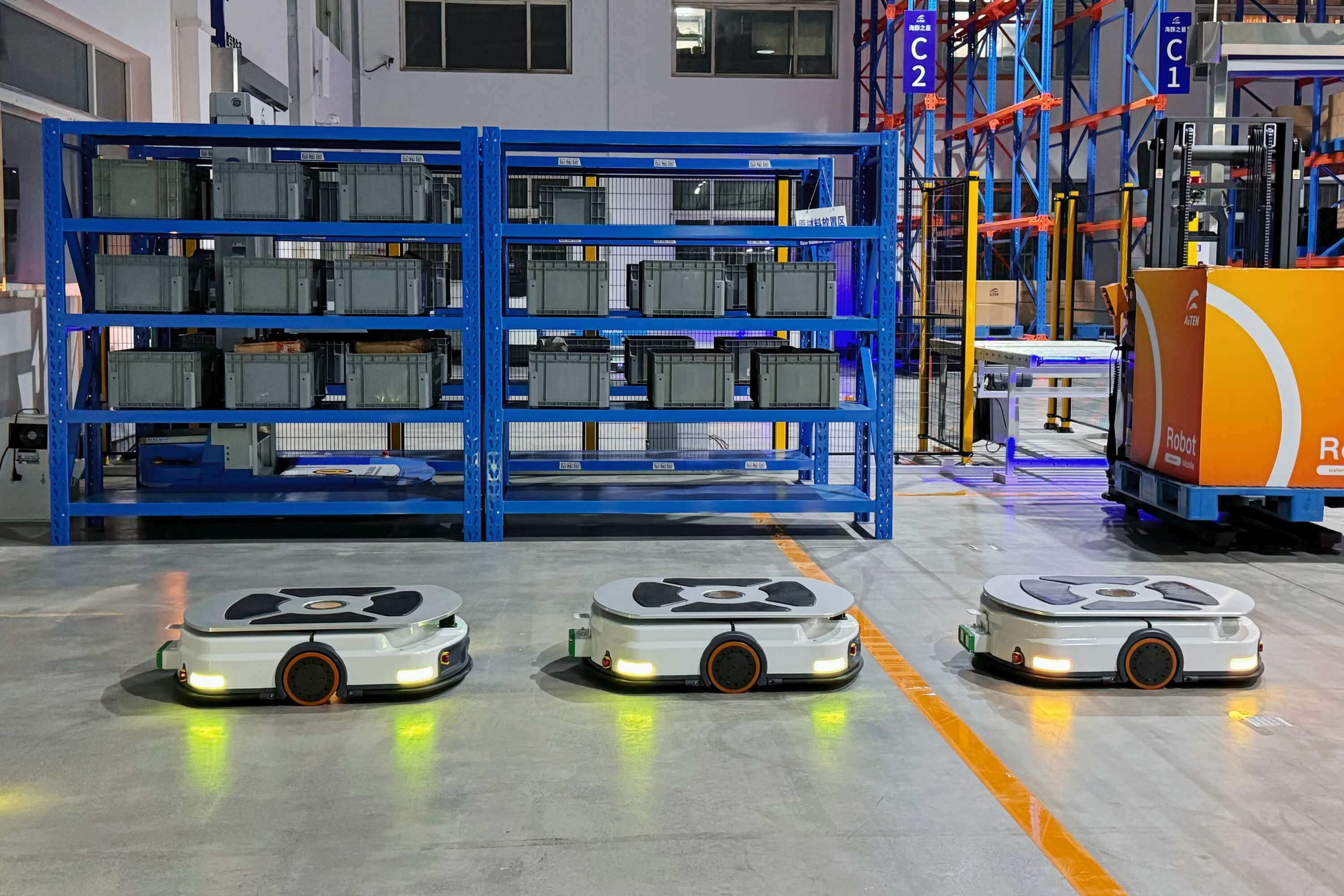 mile.comAMR托盘搬运车：赋能仓库自动化托盘运输